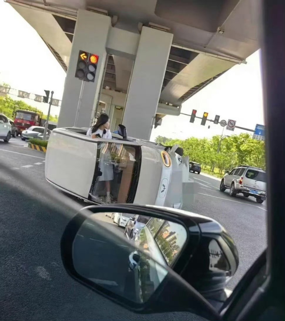 当初非要买个绊倒铁盒开上路的时候你可不是这么想的