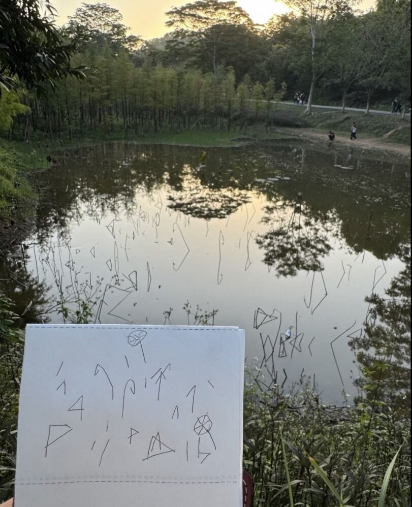 加油，新的流派开始总是简单而稚嫩，是不起眼的，但又充满了希望，坚持就是胜利，我也得买个速写本恢复下丢了多年的状态了